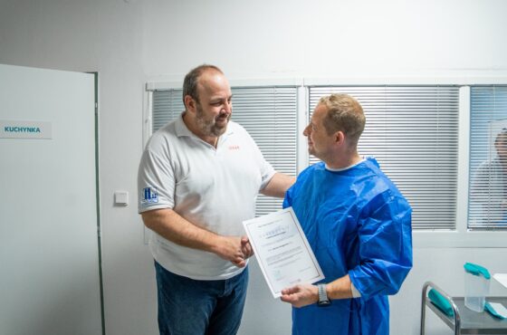 Novamed a Algeziologická ambulancia MUDr. Tatiany Geistovej pokračujú v inovatívnej liečbe pomocou kmeňových buniek